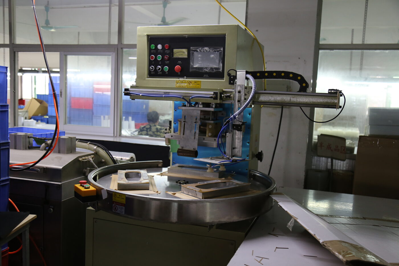 Related Goldsea fluid/gel pouring, high-frequency welding, trimming and production-line capability evidence; not a customer-project photo or outcome proof.
